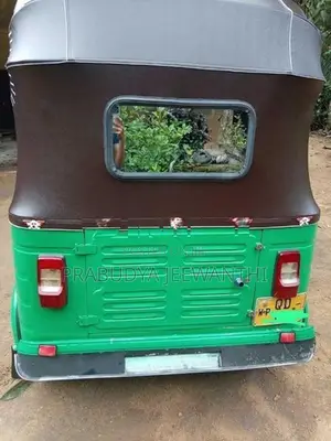 Bajaj RE 2002