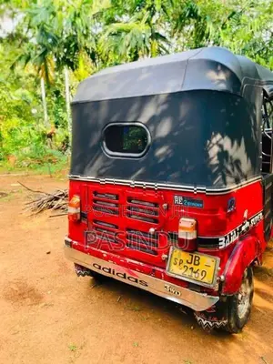 Bajaj RE 2004