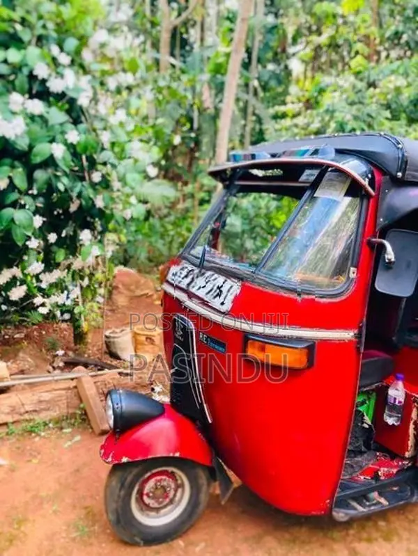 Bajaj RE 2004