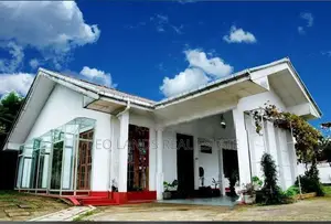 (DC1361) Luxury Bungalow for Sale in Nuwara Eliya