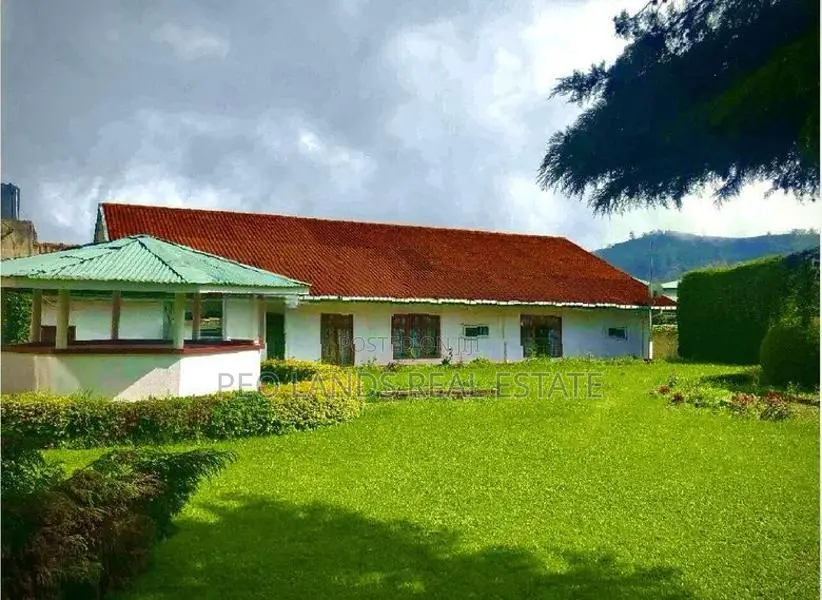 (DC1361) Luxury Bungalow for Sale in Nuwara Eliya