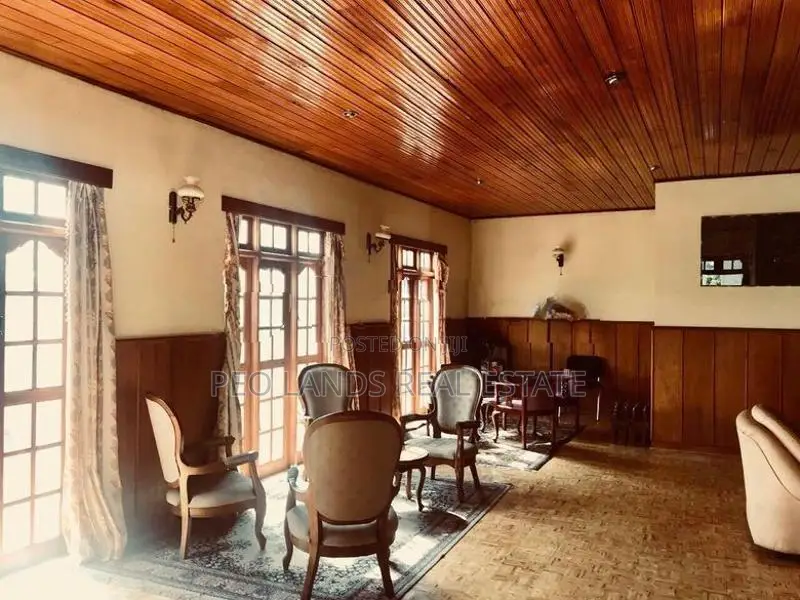 (DC1361) Luxury Bungalow for Sale in Nuwara Eliya