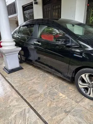 Honda Grace 2017
