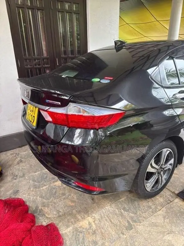 Honda Grace 2017