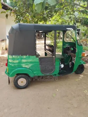 Bajaj RE 2015