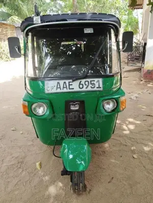 Bajaj RE 2015