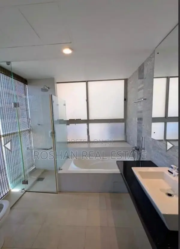 LUXURY FURNITURE EMPEROR APARTMENT FOR RENT COLOMBO 3 KA3009