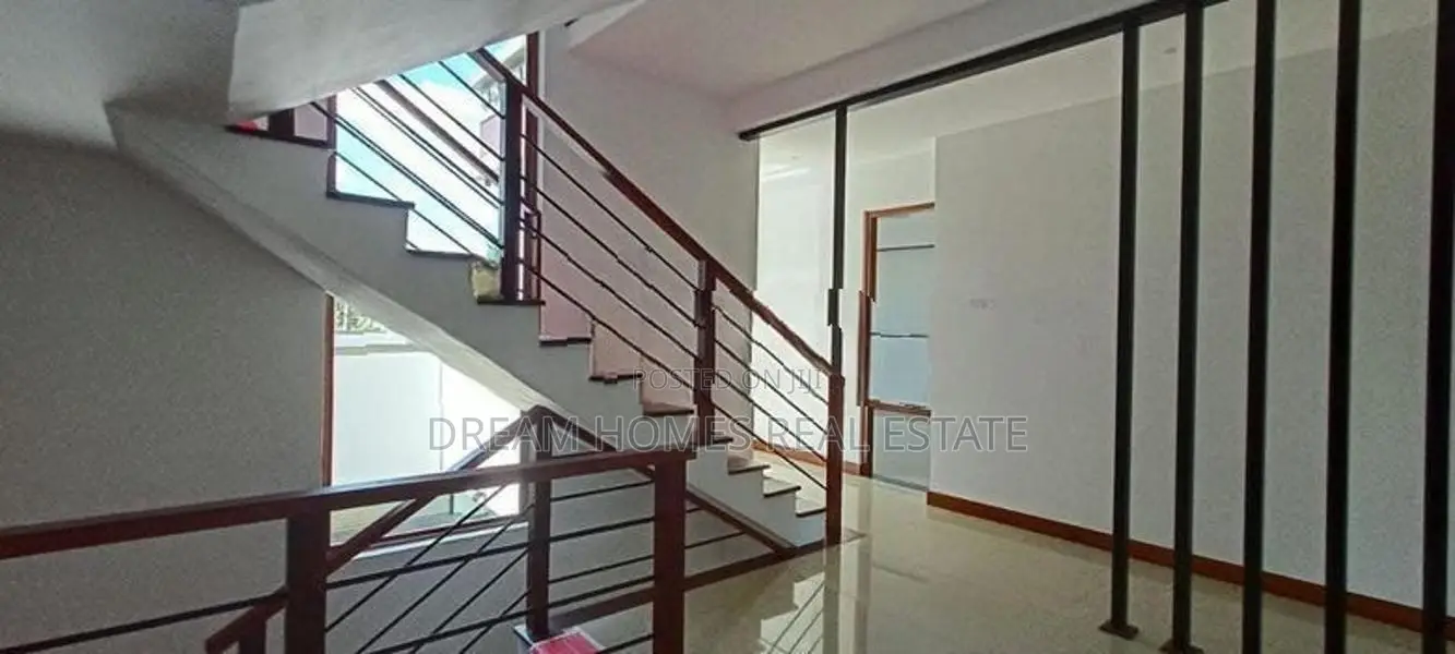 Luxury Three-Storey House for Sale – Madapatha, Piliyandala