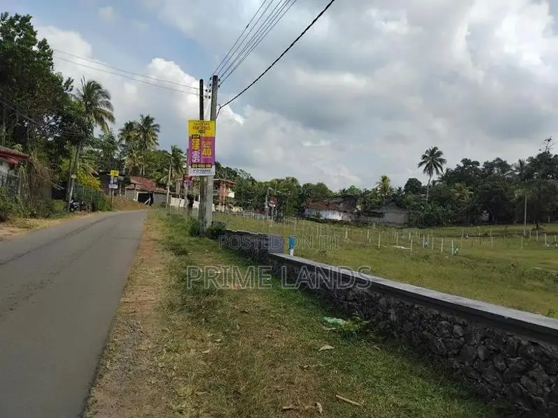 නේවාසික බිම් කොටස් - කලුතර