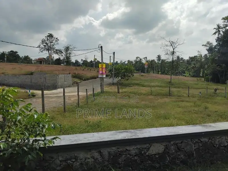 නේවාසික බිම් කොටස් - කලුතර