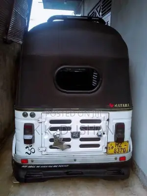 Bajaj RE 2004