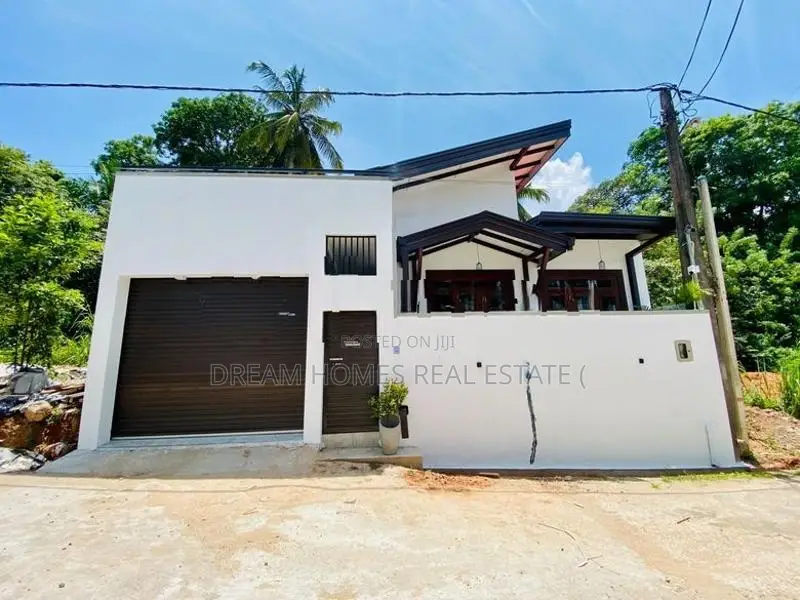 Modern 3BR House for Sale – Athurugiriya