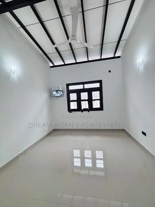 Modern 3BR House for Sale – Athurugiriya