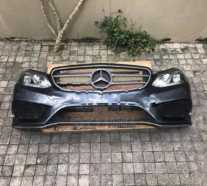 Genuine Mercedes E300 Bluetec Hybrid 2015 Nosecut Bumper Headlight