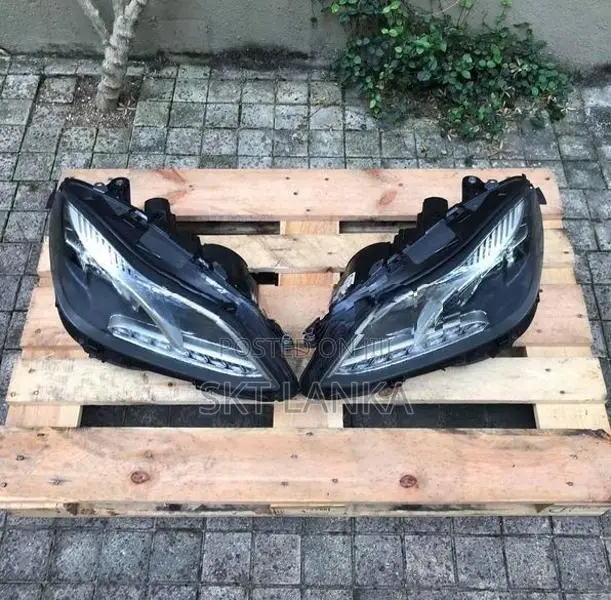 Genuine Mercedes E300 Bluetec Hybrid 2015 Nosecut Bumper Headlight