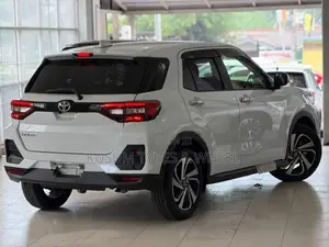Toyota Raize Z 1000CC BLIND SPOT 2025