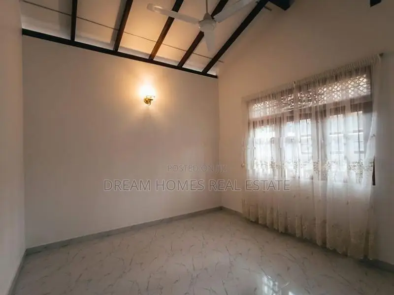 11 Perch Brand New House for Sale – Piliyandala