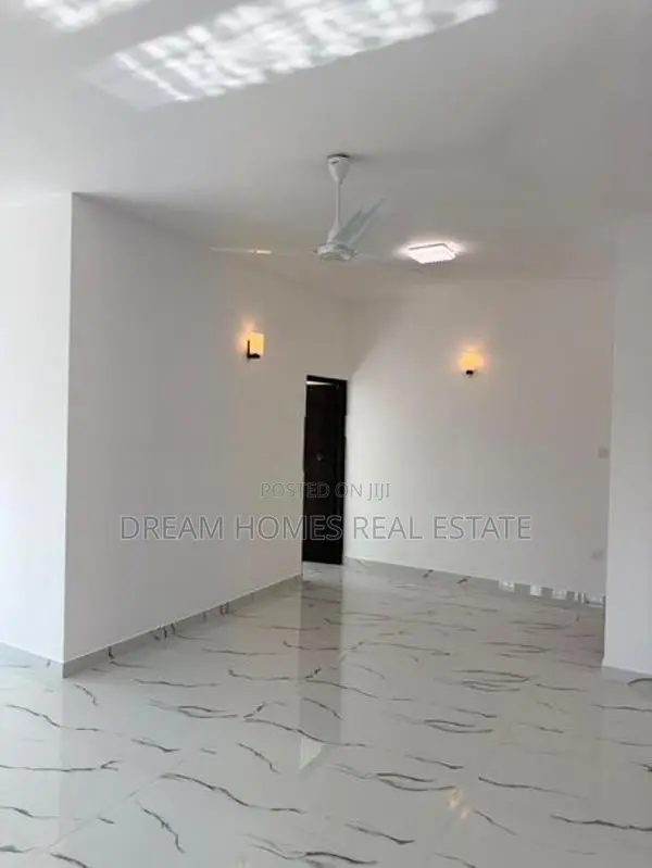 Spacious 4-Bedroom House for Sale – Madapatha