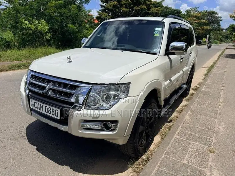 Mitsubishi Montero GLX 2015