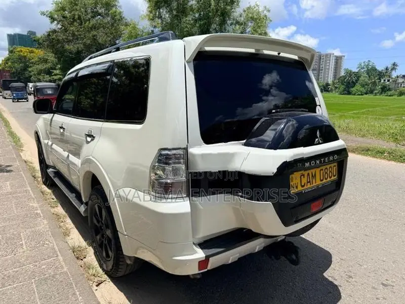 Mitsubishi Montero GLX 2015