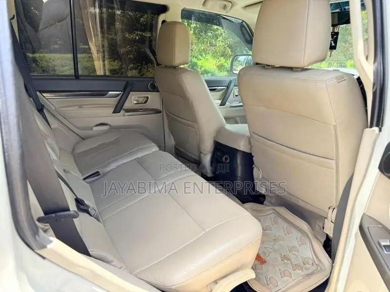 Mitsubishi Montero GLX 2015