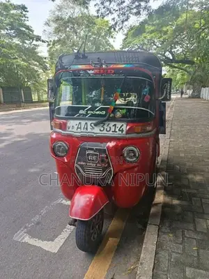 Bajaj RE 2014