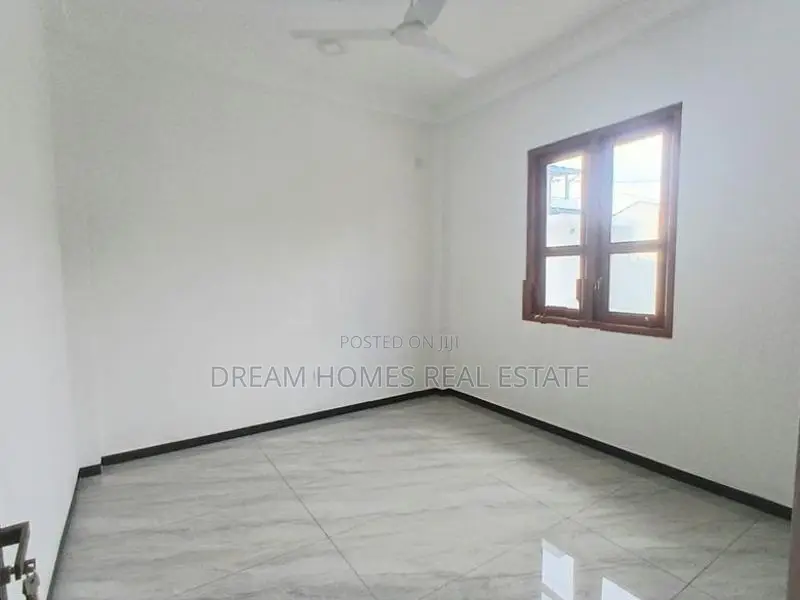 3-Storey House for Sale – Bokundara
