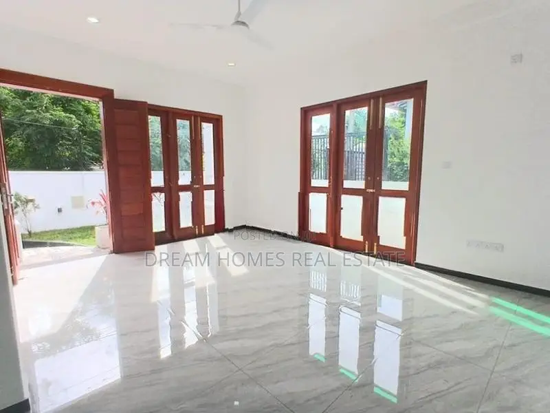 3-Storey House for Sale – Bokundara