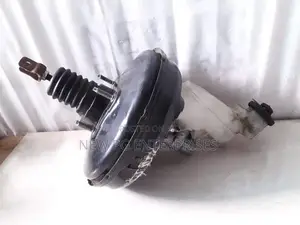Toyota Vitz KSP130 Brake Booster