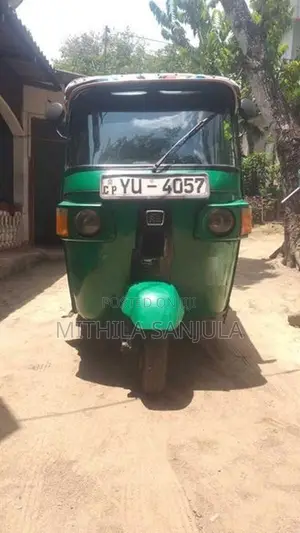 Bajaj RE 2011