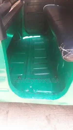 Bajaj RE 2011