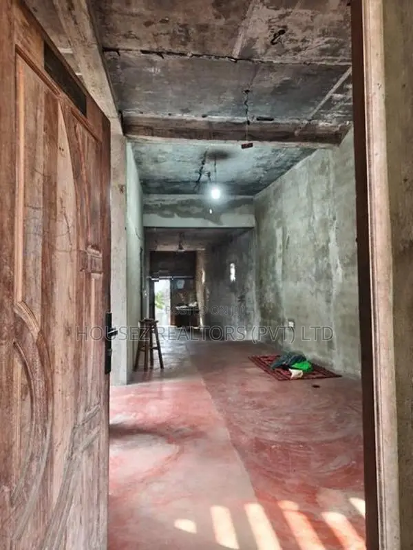 Spacious Property House for Sale in the Heart of Pamunuwa