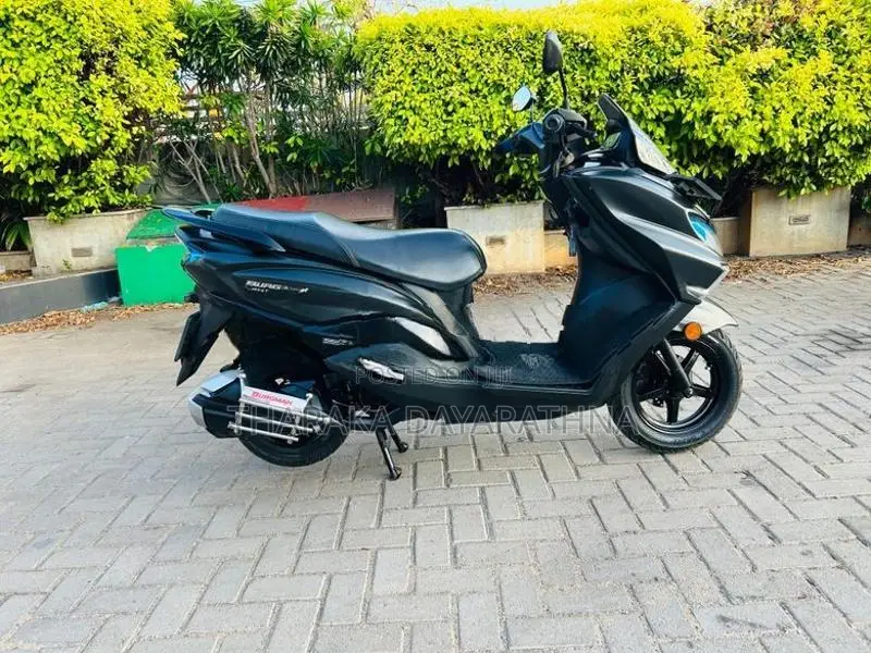 Suzuki Burgman 2020