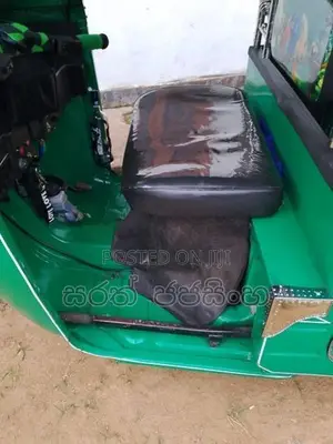 Bajaj RE 2013