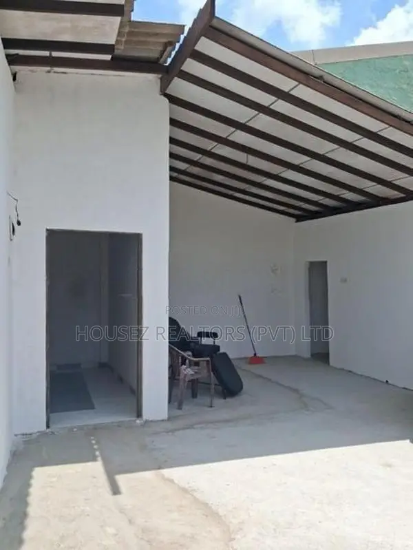 Spacious 2 Storey House for Sale in Pitakotte
