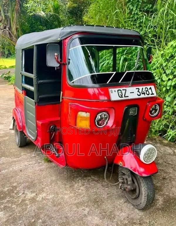 Bajaj RE 2010
