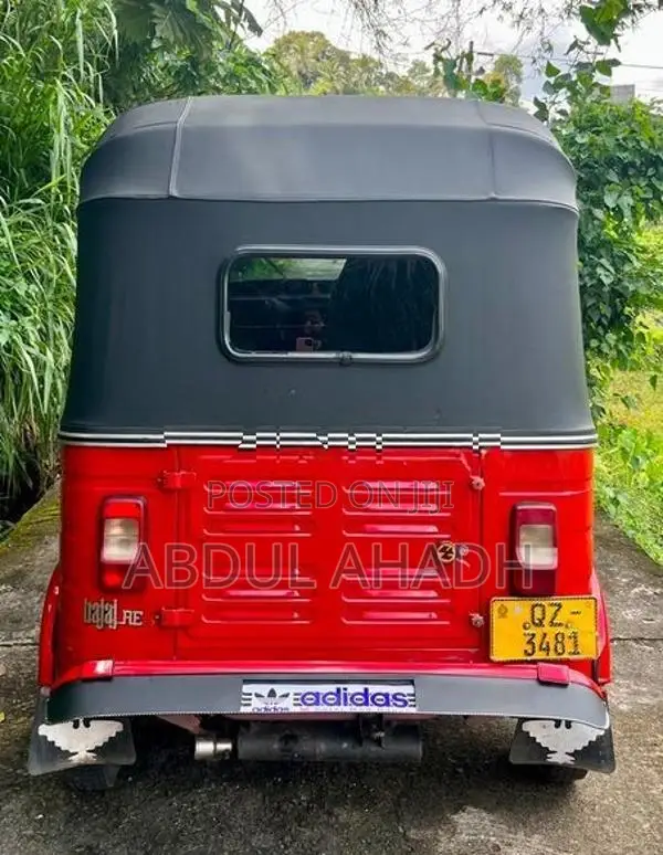 Bajaj RE 2010