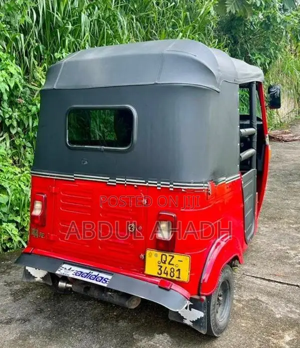 Bajaj RE 2010