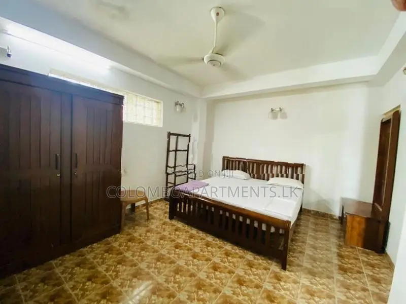 Wellawatta 2BR Apartment for Short-Term – CSH101