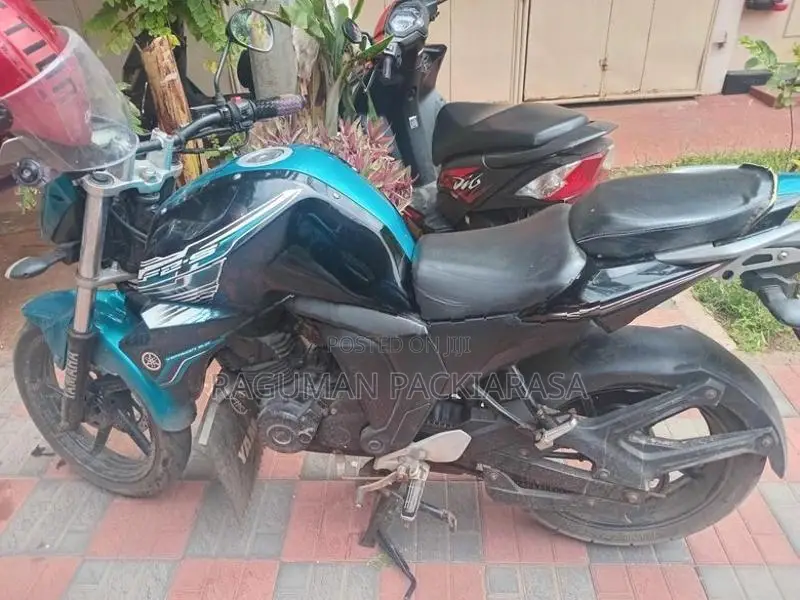 Yamaha FZs V2 2016