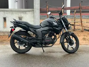 Honda CB Trigger 2016