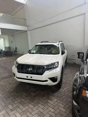 Toyota Land Cruiser Prado Black Edition 2023