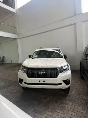 Toyota Land Cruiser Prado Black Edition 2023
