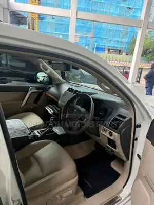 Toyota Land Cruiser Prado Black Edition 2023