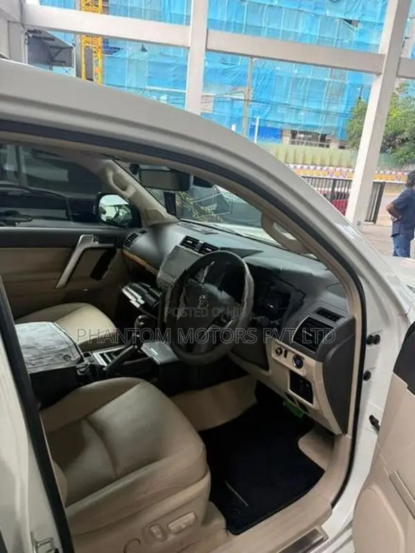 Toyota Land Cruiser Prado Black Edition 2023