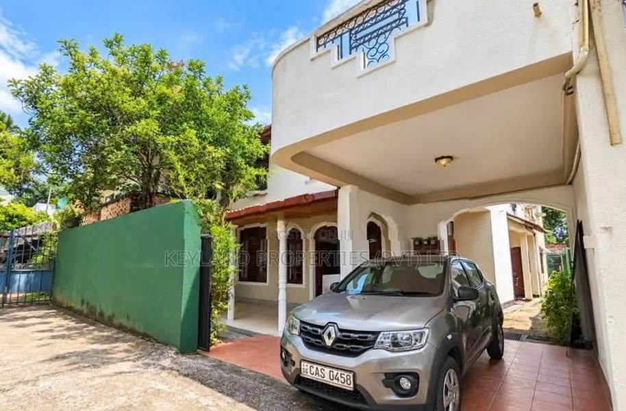 Spacious 5-Bedroom Family Home in Nedimala, Dehiwala