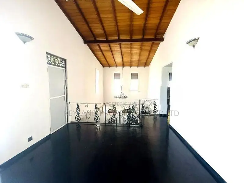Spacious 5-Bedroom Family Home in Nedimala, Dehiwala
