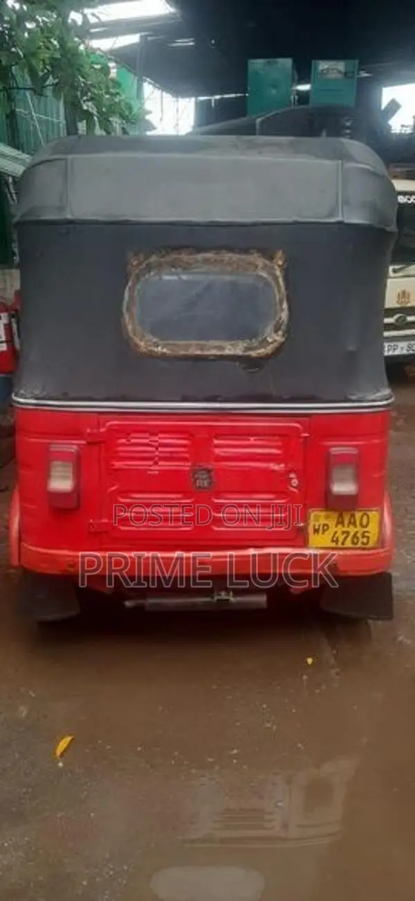 Bajaj RE 2014