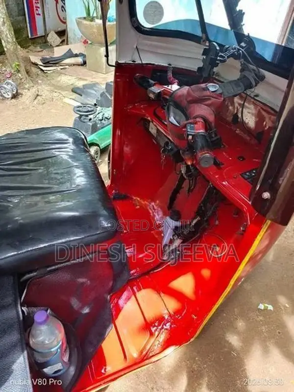 Bajaj RE 2010