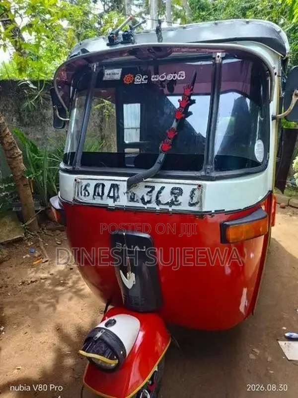 Bajaj RE 2010